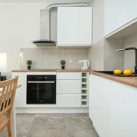 Apartmán Z Parkingiem W Lodzi Przy Parku Rejtana By Renters
