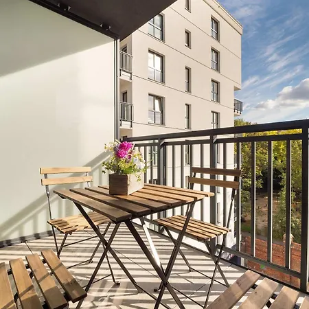 Z Parkingiem W łodzi Przy Parku Rejtana By Renters * Łódź