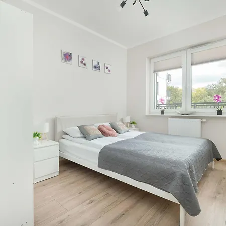 Z Parkingiem W Lodzi Przy Parku Rejtana By Renters Apartmán *