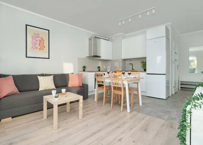 Z Parkingiem W Lodzi Przy Parku Rejtana By Renters Łódź