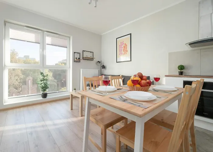 Z Parkingiem W Lodzi Przy Parku Rejtana By Renters Łódź