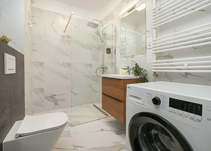 Z Parkingiem W Lodzi Przy Parku Rejtana By Renters Łódź